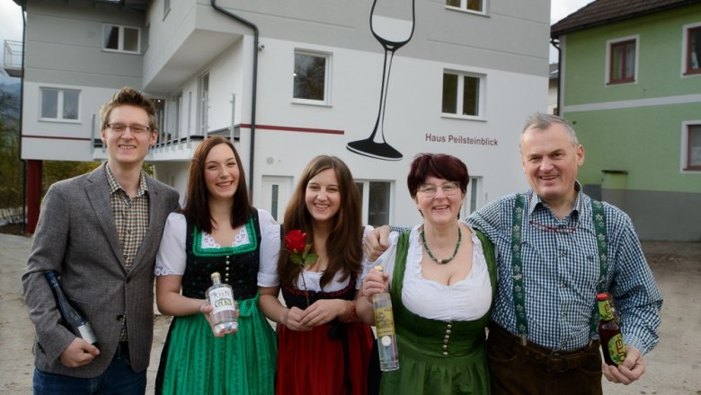 Familie Krenn, © Wirtshausbrennerei Krenn, Johann Frank