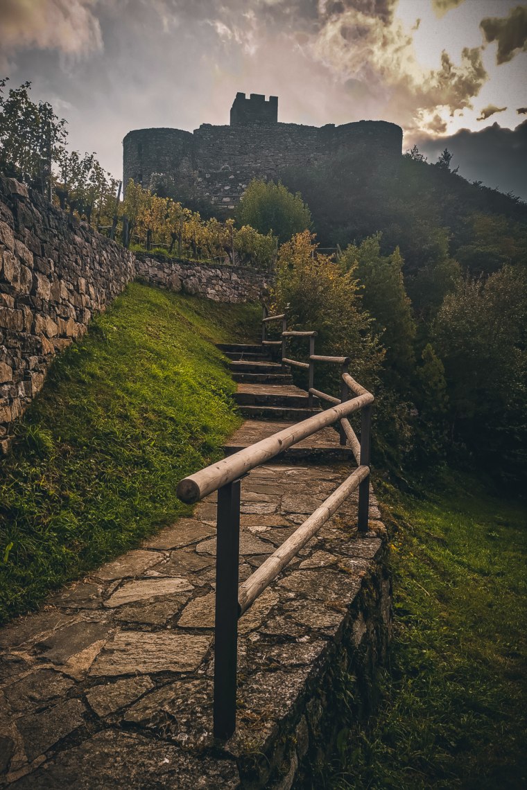 Treppen zur Burg.