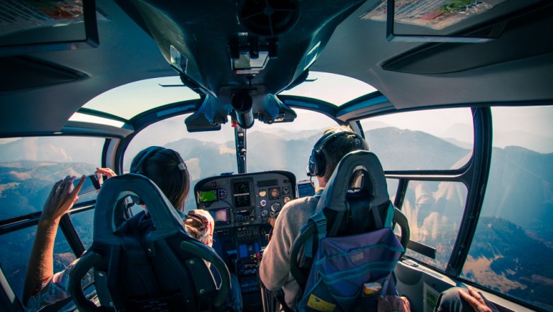 Cockpit Helikopter, © Helikopter Tours Austria