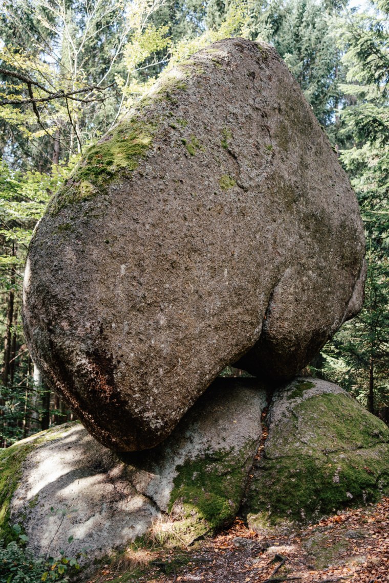 Ein Stein in umgedrehter Herzform