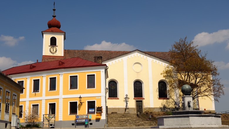 Hauptplatz - Kirche, © Gerhard Wanko