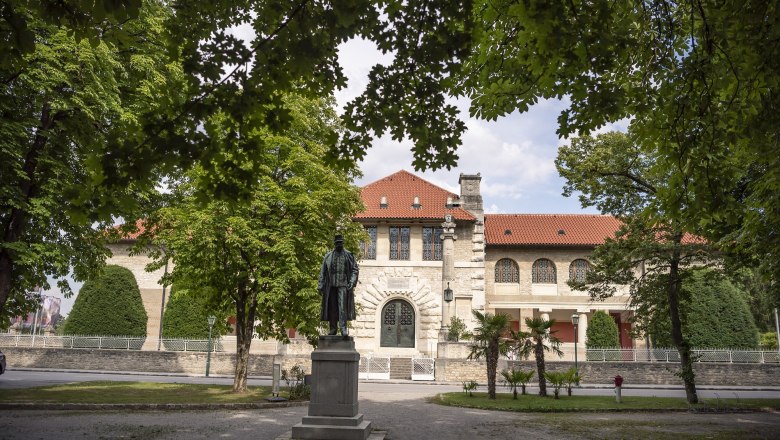 Museum Carnuntinum, Kaiser Franz Josef Statue, Bad Deutsch-Altenburg, © Donau Niederösterreich, Robert Herbst