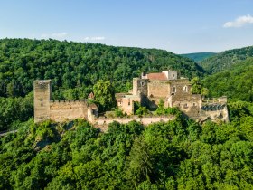 Burg Hardegg in der kleinsten Stadt Österreichs, © Retzer Land / Die Reisereporter