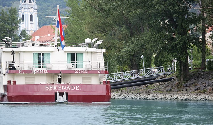 Anlegestelle Dürnstein 22 mit Boot, © Donau Schiffsstationen GmbH